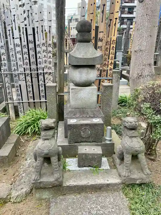 大円寺の{uncategorized: "未分類", other: "その他", undefined: "問題あり", building: "その他建物", grave: "お墓", sacred_gate: "鳥居", guardian: "狛犬", statue: "像", buddha: "仏像", history: "歴史", nature: "自然", garden: "庭園", animal: "動物", pagoda: "塔", temizu: "手水舎", mountain_gate: "山門・神門", sanctuary: "本殿・本堂", subordinate: "末社・摂社", art: "芸術", scenery: "景色", jizo: "地蔵", ema: "絵馬", goshuin: "御朱印", omikuji: "おみくじ", items: "授与品その他", amulet: "お守り", goshuincho: "御朱印帳", eats: "食事", festival: "お祭り", votive_dance: "神楽", shichigosan: "七五三参", wedding: "結婚式", experience: "体験その他", initially: "初詣", around: "周辺", anti_infection: "感染症対策"}