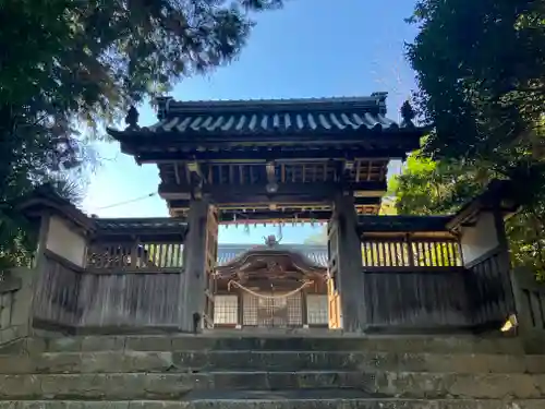 鶴山八幡宮の山門