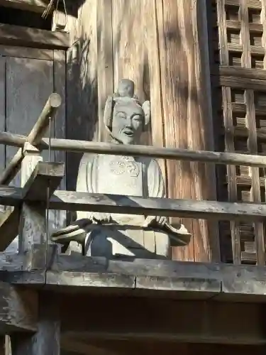 糸島市宇美八幡宮の{uncategorized: "未分類", other: "その他", undefined: "問題あり", building: "その他建物", grave: "お墓", sacred_gate: "鳥居", guardian: "狛犬", statue: "像", buddha: "仏像", history: "歴史", nature: "自然", garden: "庭園", animal: "動物", pagoda: "塔", temizu: "手水舎", mountain_gate: "山門・神門", sanctuary: "本殿・本堂", subordinate: "末社・摂社", art: "芸術", scenery: "景色", jizo: "地蔵", ema: "絵馬", goshuin: "御朱印", omikuji: "おみくじ", items: "授与品その他", amulet: "お守り", goshuincho: "御朱印帳", eats: "食事", festival: "お祭り", votive_dance: "神楽", shichigosan: "七五三参", wedding: "結婚式", experience: "体験その他", initially: "初詣", around: "周辺", anti_infection: "感染症対策"}