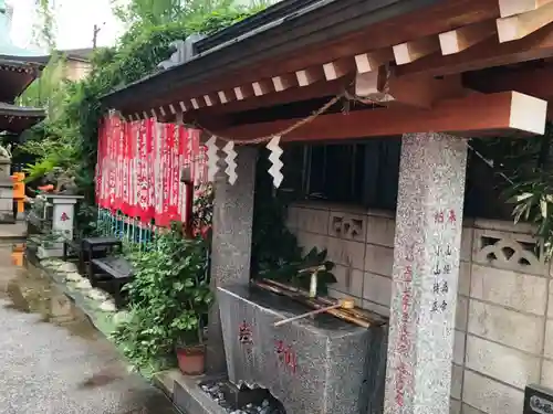 豊受稲荷本宮の手水舎