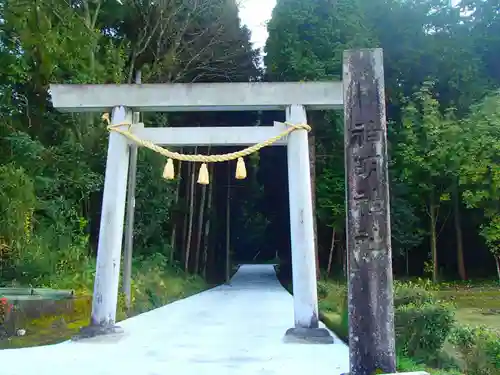 神明神社の鳥居