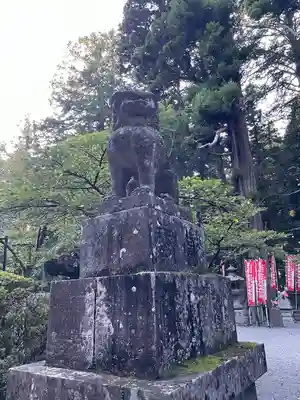 北口本宮冨士浅間神社の狛犬