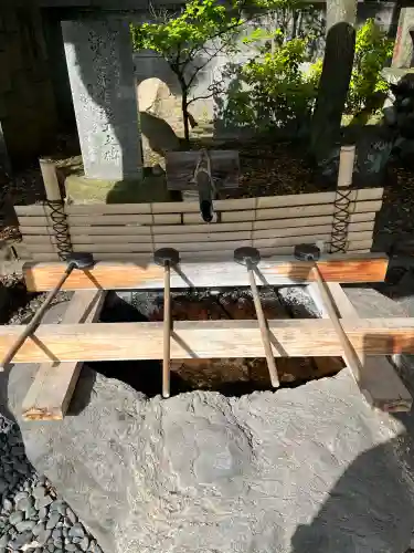 東神奈川熊野神社の{uncategorized: "未分類", other: "その他", undefined: "問題あり", building: "その他建物", grave: "お墓", sacred_gate: "鳥居", guardian: "狛犬", statue: "像", buddha: "仏像", history: "歴史", nature: "自然", garden: "庭園", animal: "動物", pagoda: "塔", temizu: "手水舎", mountain_gate: "山門・神門", sanctuary: "本殿・本堂", subordinate: "末社・摂社", art: "芸術", scenery: "景色", jizo: "地蔵", ema: "絵馬", goshuin: "御朱印", omikuji: "おみくじ", items: "授与品その他", amulet: "お守り", goshuincho: "御朱印帳", eats: "食事", festival: "お祭り", votive_dance: "神楽", shichigosan: "七五三参", wedding: "結婚式", experience: "体験その他", initially: "初詣", around: "周辺", anti_infection: "感染症対策"}