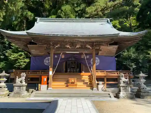 小国両神社の本殿