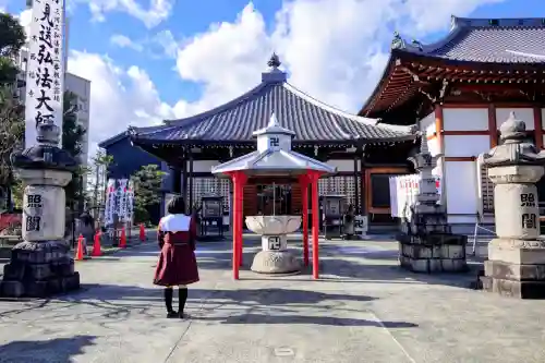 三河三弘法第二番　西福寺の{uncategorized: "未分類", other: "その他", undefined: "問題あり", building: "その他建物", grave: "お墓", sacred_gate: "鳥居", guardian: "狛犬", statue: "像", buddha: "仏像", history: "歴史", nature: "自然", garden: "庭園", animal: "動物", pagoda: "塔", temizu: "手水舎", mountain_gate: "山門・神門", sanctuary: "本殿・本堂", subordinate: "末社・摂社", art: "芸術", scenery: "景色", jizo: "地蔵", ema: "絵馬", goshuin: "御朱印", omikuji: "おみくじ", items: "授与品その他", amulet: "お守り", goshuincho: "御朱印帳", eats: "食事", festival: "お祭り", votive_dance: "神楽", shichigosan: "七五三参", wedding: "結婚式", experience: "体験その他", initially: "初詣", around: "周辺", anti_infection: "感染症対策"}