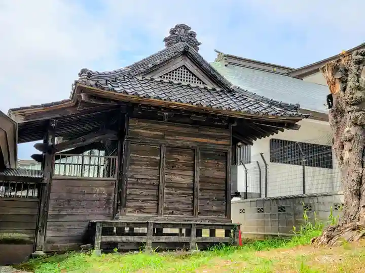 三ツ石神社(岩手県)