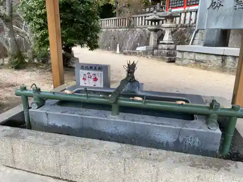 大頭神社の{uncategorized: "未分類", other: "その他", undefined: "問題あり", building: "その他建物", grave: "お墓", sacred_gate: "鳥居", guardian: "狛犬", statue: "像", buddha: "仏像", history: "歴史", nature: "自然", garden: "庭園", animal: "動物", pagoda: "塔", temizu: "手水舎", mountain_gate: "山門・神門", sanctuary: "本殿・本堂", subordinate: "末社・摂社", art: "芸術", scenery: "景色", jizo: "地蔵", ema: "絵馬", goshuin: "御朱印", omikuji: "おみくじ", items: "授与品その他", amulet: "お守り", goshuincho: "御朱印帳", eats: "食事", festival: "お祭り", votive_dance: "神楽", shichigosan: "七五三参", wedding: "結婚式", experience: "体験その他", initially: "初詣", around: "周辺", anti_infection: "感染症対策"}