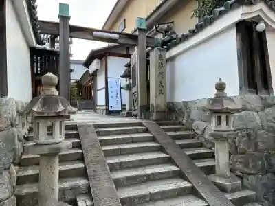 両足院の{uncategorized: "未分類", other: "その他", undefined: "問題あり", building: "その他建物", grave: "お墓", sacred_gate: "鳥居", guardian: "狛犬", statue: "像", buddha: "仏像", history: "歴史", nature: "自然", garden: "庭園", animal: "動物", pagoda: "塔", temizu: "手水舎", mountain_gate: "山門・神門", sanctuary: "本殿・本堂", subordinate: "末社・摂社", art: "芸術", scenery: "景色", jizo: "地蔵", ema: "絵馬", goshuin: "御朱印", omikuji: "おみくじ", items: "授与品その他", amulet: "お守り", goshuincho: "御朱印帳", eats: "食事", festival: "お祭り", votive_dance: "神楽", shichigosan: "七五三参", wedding: "結婚式", experience: "体験その他", initially: "初詣", around: "周辺", anti_infection: "感染症対策"}
