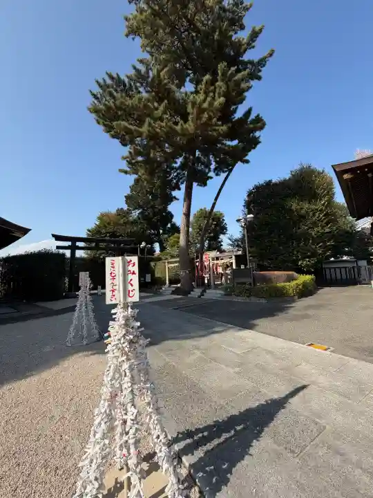 中野沼袋氷川神社の{uncategorized: "未分類", other: "その他", undefined: "問題あり", building: "その他建物", grave: "お墓", sacred_gate: "鳥居", guardian: "狛犬", statue: "像", buddha: "仏像", history: "歴史", nature: "自然", garden: "庭園", animal: "動物", pagoda: "塔", temizu: "手水舎", mountain_gate: "山門・神門", sanctuary: "本殿・本堂", subordinate: "末社・摂社", art: "芸術", scenery: "景色", jizo: "地蔵", ema: "絵馬", goshuin: "御朱印", omikuji: "おみくじ", items: "授与品その他", amulet: "お守り", goshuincho: "御朱印帳", eats: "食事", festival: "お祭り", votive_dance: "神楽", shichigosan: "七五三参", wedding: "結婚式", experience: "体験その他", initially: "初詣", around: "周辺", anti_infection: "感染症対策"}