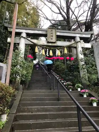 座間神社の鳥居