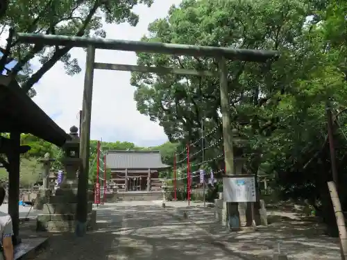 三柱神社の鳥居