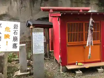 岩谷観音堂の本殿・本堂