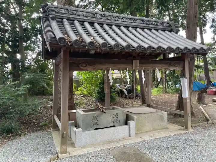 小宅神社の手水舎