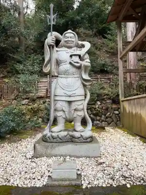御髪神社の{uncategorized: "未分類", other: "その他", undefined: "問題あり", building: "その他建物", grave: "お墓", sacred_gate: "鳥居", guardian: "狛犬", statue: "像", buddha: "仏像", history: "歴史", nature: "自然", garden: "庭園", animal: "動物", pagoda: "塔", temizu: "手水舎", mountain_gate: "山門・神門", sanctuary: "本殿・本堂", subordinate: "末社・摂社", art: "芸術", scenery: "景色", jizo: "地蔵", ema: "絵馬", goshuin: "御朱印", omikuji: "おみくじ", items: "授与品その他", amulet: "お守り", goshuincho: "御朱印帳", eats: "食事", festival: "お祭り", votive_dance: "神楽", shichigosan: "七五三参", wedding: "結婚式", experience: "体験その他", initially: "初詣", around: "周辺", anti_infection: "感染症対策"}