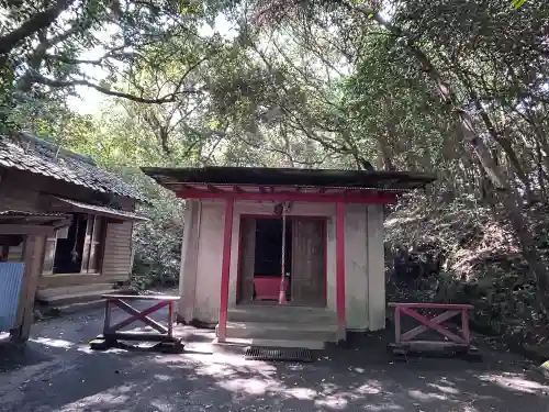 腹五社神社の{uncategorized: "未分類", other: "その他", undefined: "問題あり", building: "その他建物", grave: "お墓", sacred_gate: "鳥居", guardian: "狛犬", statue: "像", buddha: "仏像", history: "歴史", nature: "自然", garden: "庭園", animal: "動物", pagoda: "塔", temizu: "手水舎", mountain_gate: "山門・神門", sanctuary: "本殿・本堂", subordinate: "末社・摂社", art: "芸術", scenery: "景色", jizo: "地蔵", ema: "絵馬", goshuin: "御朱印", omikuji: "おみくじ", items: "授与品その他", amulet: "お守り", goshuincho: "御朱印帳", eats: "食事", festival: "お祭り", votive_dance: "神楽", shichigosan: "七五三参", wedding: "結婚式", experience: "体験その他", initially: "初詣", around: "周辺", anti_infection: "感染症対策"}