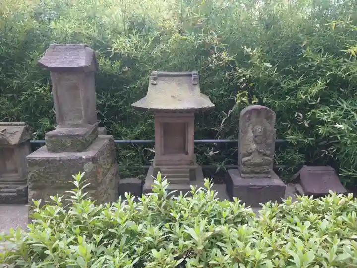柴又八幡神社の{uncategorized: "未分類", other: "その他", undefined: "問題あり", building: "その他建物", grave: "お墓", sacred_gate: "鳥居", guardian: "狛犬", statue: "像", buddha: "仏像", history: "歴史", nature: "自然", garden: "庭園", animal: "動物", pagoda: "塔", temizu: "手水舎", mountain_gate: "山門・神門", sanctuary: "本殿・本堂", subordinate: "末社・摂社", art: "芸術", scenery: "景色", jizo: "地蔵", ema: "絵馬", goshuin: "御朱印", omikuji: "おみくじ", items: "授与品その他", amulet: "お守り", goshuincho: "御朱印帳", eats: "食事", festival: "お祭り", votive_dance: "神楽", shichigosan: "七五三参", wedding: "結婚式", experience: "体験その他", initially: "初詣", around: "周辺", anti_infection: "感染症対策"}