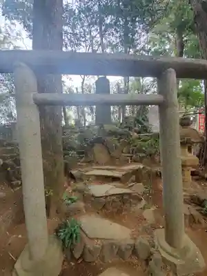 丸々稲荷の鳥居