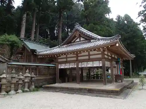 御井神社の本殿