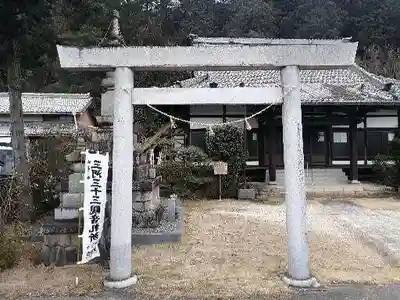 藤川稲荷の鳥居