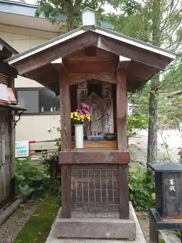 堂之前不動尊(岐阜県)