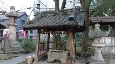 神明社の手水舎