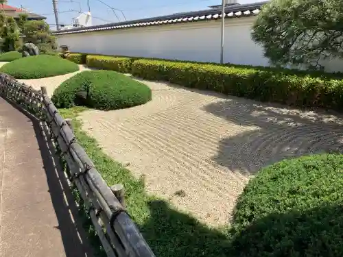蓮法寺の{uncategorized: "未分類", other: "その他", undefined: "問題あり", building: "その他建物", grave: "お墓", sacred_gate: "鳥居", guardian: "狛犬", statue: "像", buddha: "仏像", history: "歴史", nature: "自然", garden: "庭園", animal: "動物", pagoda: "塔", temizu: "手水舎", mountain_gate: "山門・神門", sanctuary: "本殿・本堂", subordinate: "末社・摂社", art: "芸術", scenery: "景色", jizo: "地蔵", ema: "絵馬", goshuin: "御朱印", omikuji: "おみくじ", items: "授与品その他", amulet: "お守り", goshuincho: "御朱印帳", eats: "食事", festival: "お祭り", votive_dance: "神楽", shichigosan: "七五三参", wedding: "結婚式", experience: "体験その他", initially: "初詣", around: "周辺", anti_infection: "感染症対策"}