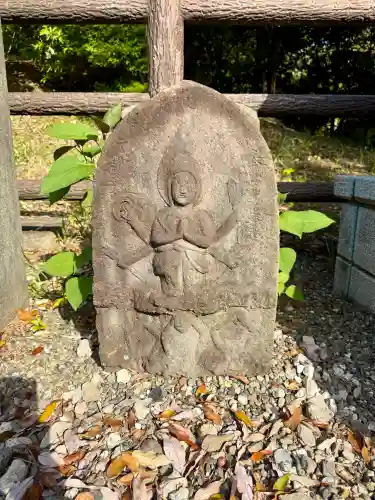 十二神社の{uncategorized: "未分類", other: "その他", undefined: "問題あり", building: "その他建物", grave: "お墓", sacred_gate: "鳥居", guardian: "狛犬", statue: "像", buddha: "仏像", history: "歴史", nature: "自然", garden: "庭園", animal: "動物", pagoda: "塔", temizu: "手水舎", mountain_gate: "山門・神門", sanctuary: "本殿・本堂", subordinate: "末社・摂社", art: "芸術", scenery: "景色", jizo: "地蔵", ema: "絵馬", goshuin: "御朱印", omikuji: "おみくじ", items: "授与品その他", amulet: "お守り", goshuincho: "御朱印帳", eats: "食事", festival: "お祭り", votive_dance: "神楽", shichigosan: "七五三参", wedding: "結婚式", experience: "体験その他", initially: "初詣", around: "周辺", anti_infection: "感染症対策"}
