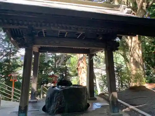 新倉富士浅間神社の手水舎