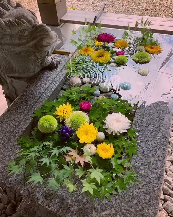 滑川神社 - 仕事と子どもの守り神の手水舎