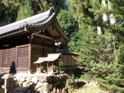 神明白山社相殿(杁下)の本殿・本堂