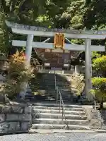 天之御中主尊神社の{uncategorized: "未分類", other: "その他", undefined: "問題あり", building: "その他建物", grave: "お墓", sacred_gate: "鳥居", guardian: "狛犬", statue: "像", buddha: "仏像", history: "歴史", nature: "自然", garden: "庭園", animal: "動物", pagoda: "塔", temizu: "手水舎", mountain_gate: "山門・神門", sanctuary: "本殿・本堂", subordinate: "末社・摂社", art: "芸術", scenery: "景色", jizo: "地蔵", ema: "絵馬", goshuin: "御朱印", omikuji: "おみくじ", items: "授与品その他", amulet: "お守り", goshuincho: "御朱印帳", eats: "食事", festival: "お祭り", votive_dance: "神楽", shichigosan: "七五三参", wedding: "結婚式", experience: "体験その他", initially: "初詣", around: "周辺", anti_infection: "感染症対策"}