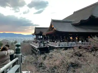 清水寺の{uncategorized: "未分類", other: "その他", undefined: "問題あり", building: "その他建物", grave: "お墓", sacred_gate: "鳥居", guardian: "狛犬", statue: "像", buddha: "仏像", history: "歴史", nature: "自然", garden: "庭園", animal: "動物", pagoda: "塔", temizu: "手水舎", mountain_gate: "山門・神門", sanctuary: "本殿・本堂", subordinate: "末社・摂社", art: "芸術", scenery: "景色", jizo: "地蔵", ema: "絵馬", goshuin: "御朱印", omikuji: "おみくじ", items: "授与品その他", amulet: "お守り", goshuincho: "御朱印帳", eats: "食事", festival: "お祭り", votive_dance: "神楽", shichigosan: "七五三参", wedding: "結婚式", experience: "体験その他", initially: "初詣", around: "周辺", anti_infection: "感染症対策"}