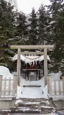 構内札幌神社の鳥居