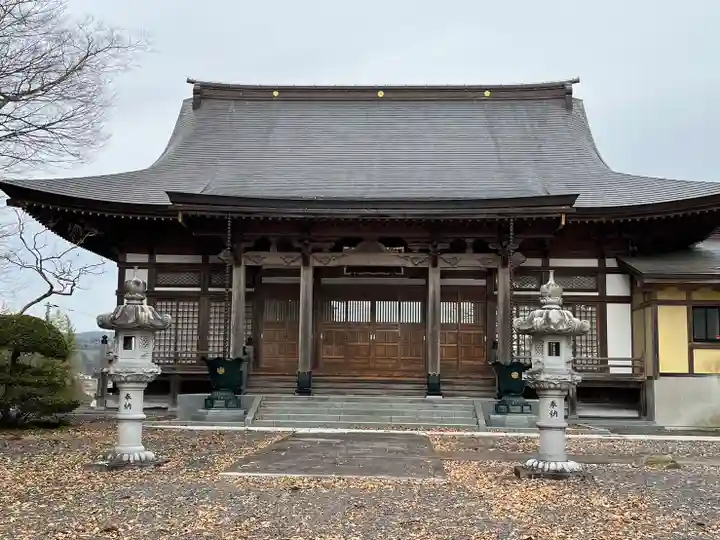 竜渕寺の本殿・本堂
