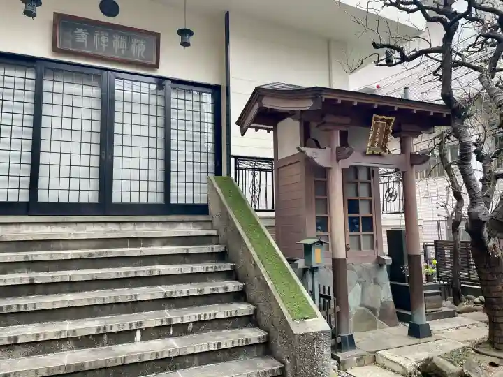 梅林寺の{uncategorized: "未分類", other: "その他", undefined: "問題あり", building: "その他建物", grave: "お墓", sacred_gate: "鳥居", guardian: "狛犬", statue: "像", buddha: "仏像", history: "歴史", nature: "自然", garden: "庭園", animal: "動物", pagoda: "塔", temizu: "手水舎", mountain_gate: "山門・神門", sanctuary: "本殿・本堂", subordinate: "末社・摂社", art: "芸術", scenery: "景色", jizo: "地蔵", ema: "絵馬", goshuin: "御朱印", omikuji: "おみくじ", items: "授与品その他", amulet: "お守り", goshuincho: "御朱印帳", eats: "食事", festival: "お祭り", votive_dance: "神楽", shichigosan: "七五三参", wedding: "結婚式", experience: "体験その他", initially: "初詣", around: "周辺", anti_infection: "感染症対策"}