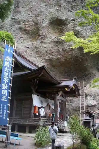 岩屋寺の本殿