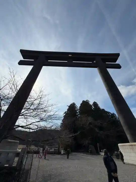 大斎原(熊野本宮大社旧社地)の{uncategorized: "未分類", other: "その他", undefined: "問題あり", building: "その他建物", grave: "お墓", sacred_gate: "鳥居", guardian: "狛犬", statue: "像", buddha: "仏像", history: "歴史", nature: "自然", garden: "庭園", animal: "動物", pagoda: "塔", temizu: "手水舎", mountain_gate: "山門・神門", sanctuary: "本殿・本堂", subordinate: "末社・摂社", art: "芸術", scenery: "景色", jizo: "地蔵", ema: "絵馬", goshuin: "御朱印", omikuji: "おみくじ", items: "授与品その他", amulet: "お守り", goshuincho: "御朱印帳", eats: "食事", festival: "お祭り", votive_dance: "神楽", shichigosan: "七五三参", wedding: "結婚式", experience: "体験その他", initially: "初詣", around: "周辺", anti_infection: "感染症対策"}
