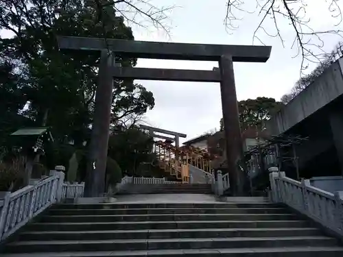 伊勢山皇大神宮の鳥居