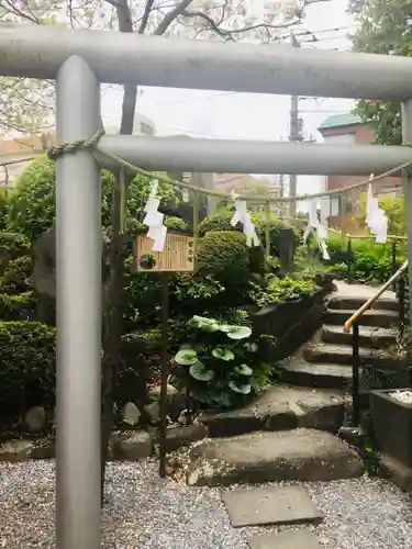 鎮守氷川神社の鳥居