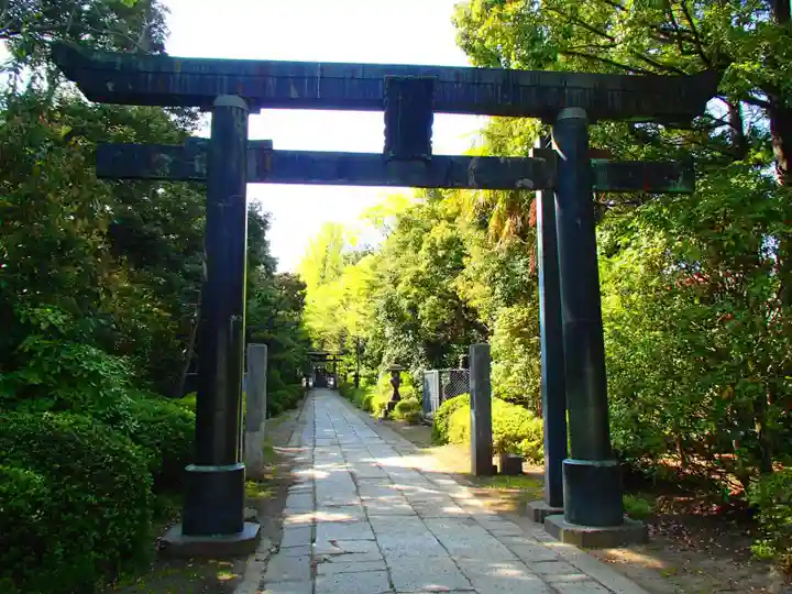 春日部八幡神社の鳥居