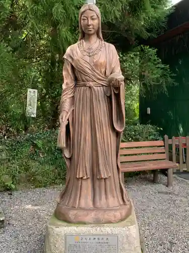 天岩戸神社の像