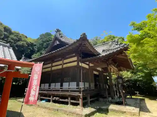 久山年神社の{uncategorized: "未分類", other: "その他", undefined: "問題あり", building: "その他建物", grave: "お墓", sacred_gate: "鳥居", guardian: "狛犬", statue: "像", buddha: "仏像", history: "歴史", nature: "自然", garden: "庭園", animal: "動物", pagoda: "塔", temizu: "手水舎", mountain_gate: "山門・神門", sanctuary: "本殿・本堂", subordinate: "末社・摂社", art: "芸術", scenery: "景色", jizo: "地蔵", ema: "絵馬", goshuin: "御朱印", omikuji: "おみくじ", items: "授与品その他", amulet: "お守り", goshuincho: "御朱印帳", eats: "食事", festival: "お祭り", votive_dance: "神楽", shichigosan: "七五三参", wedding: "結婚式", experience: "体験その他", initially: "初詣", around: "周辺", anti_infection: "感染症対策"}