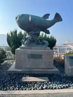 亀山八幡宮の{uncategorized: "未分類", other: "その他", undefined: "問題あり", building: "その他建物", grave: "お墓", sacred_gate: "鳥居", guardian: "狛犬", statue: "像", buddha: "仏像", history: "歴史", nature: "自然", garden: "庭園", animal: "動物", pagoda: "塔", temizu: "手水舎", mountain_gate: "山門・神門", sanctuary: "本殿・本堂", subordinate: "末社・摂社", art: "芸術", scenery: "景色", jizo: "地蔵", ema: "絵馬", goshuin: "御朱印", omikuji: "おみくじ", items: "授与品その他", amulet: "お守り", goshuincho: "御朱印帳", eats: "食事", festival: "お祭り", votive_dance: "神楽", shichigosan: "七五三参", wedding: "結婚式", experience: "体験その他", initially: "初詣", around: "周辺", anti_infection: "感染症対策"}