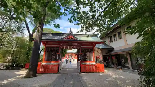 馬橋稲荷神社の山門・神門