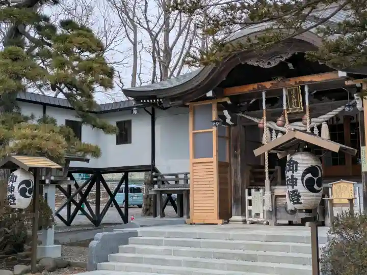 湯倉神社の{uncategorized: "未分類", other: "その他", undefined: "問題あり", building: "その他建物", grave: "お墓", sacred_gate: "鳥居", guardian: "狛犬", statue: "像", buddha: "仏像", history: "歴史", nature: "自然", garden: "庭園", animal: "動物", pagoda: "塔", temizu: "手水舎", mountain_gate: "山門・神門", sanctuary: "本殿・本堂", subordinate: "末社・摂社", art: "芸術", scenery: "景色", jizo: "地蔵", ema: "絵馬", goshuin: "御朱印", omikuji: "おみくじ", items: "授与品その他", amulet: "お守り", goshuincho: "御朱印帳", eats: "食事", festival: "お祭り", votive_dance: "神楽", shichigosan: "七五三参", wedding: "結婚式", experience: "体験その他", initially: "初詣", around: "周辺", anti_infection: "感染症対策"}