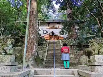 平群神社の本殿・本堂