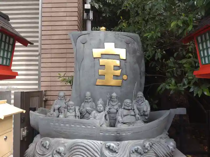 十番稲荷神社の像