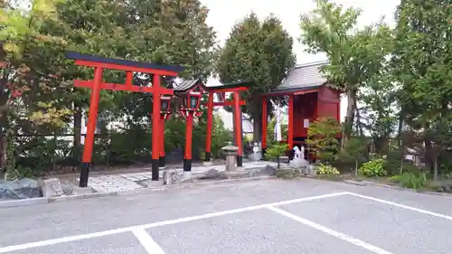 高砂稲荷大明神の鳥居