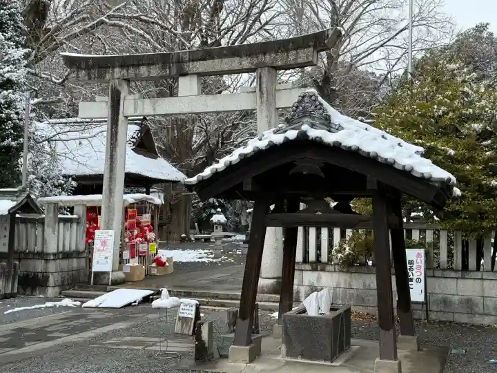 玉敷神社の{uncategorized: "未分類", other: "その他", undefined: "問題あり", building: "その他建物", grave: "お墓", sacred_gate: "鳥居", guardian: "狛犬", statue: "像", buddha: "仏像", history: "歴史", nature: "自然", garden: "庭園", animal: "動物", pagoda: "塔", temizu: "手水舎", mountain_gate: "山門・神門", sanctuary: "本殿・本堂", subordinate: "末社・摂社", art: "芸術", scenery: "景色", jizo: "地蔵", ema: "絵馬", goshuin: "御朱印", omikuji: "おみくじ", items: "授与品その他", amulet: "お守り", goshuincho: "御朱印帳", eats: "食事", festival: "お祭り", votive_dance: "神楽", shichigosan: "七五三参", wedding: "結婚式", experience: "体験その他", initially: "初詣", around: "周辺", anti_infection: "感染症対策"}