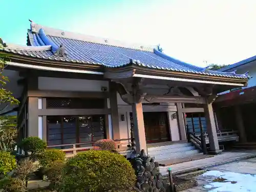 覚範寺の本殿・本堂